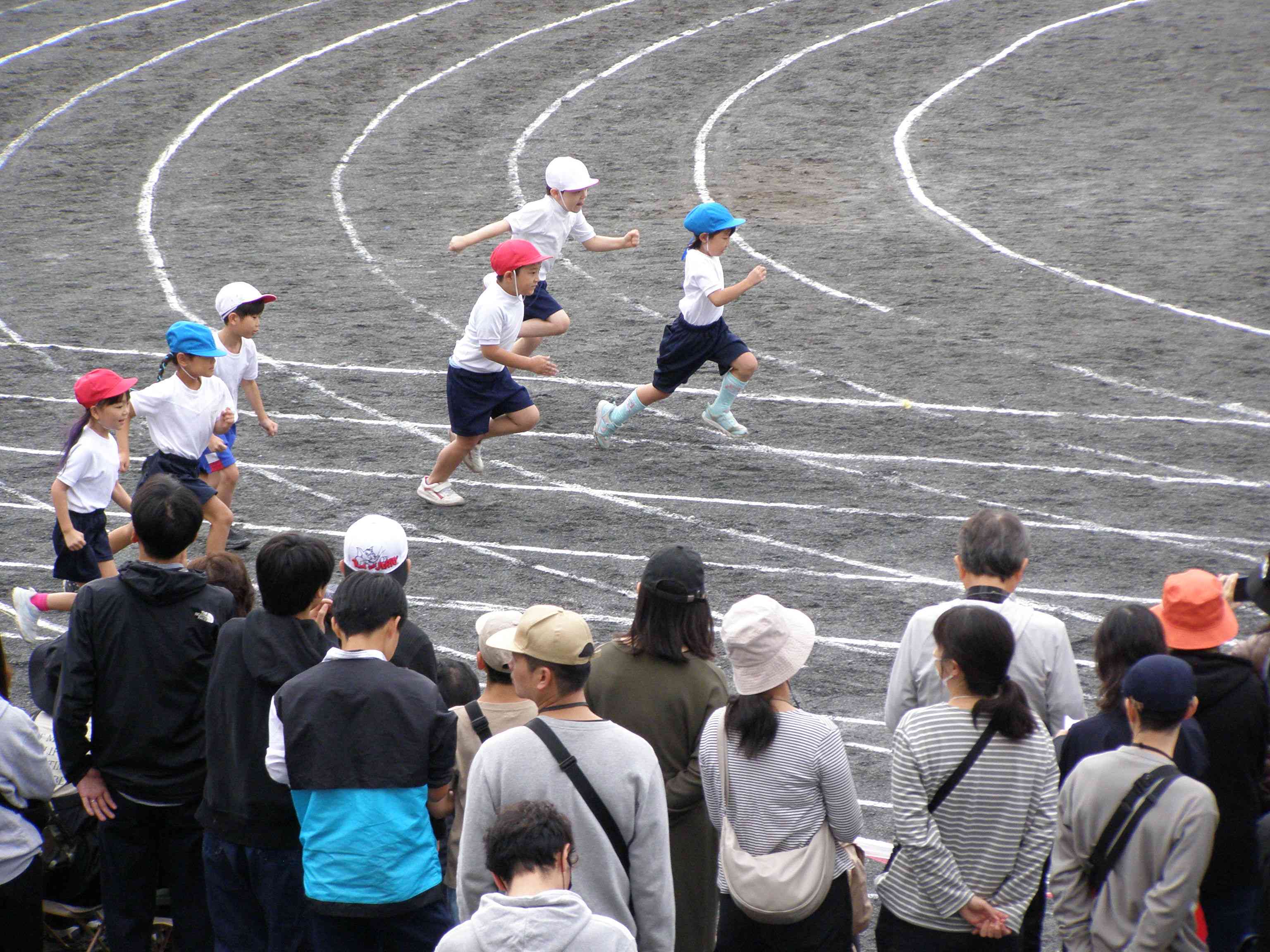 １０徒競走１年４